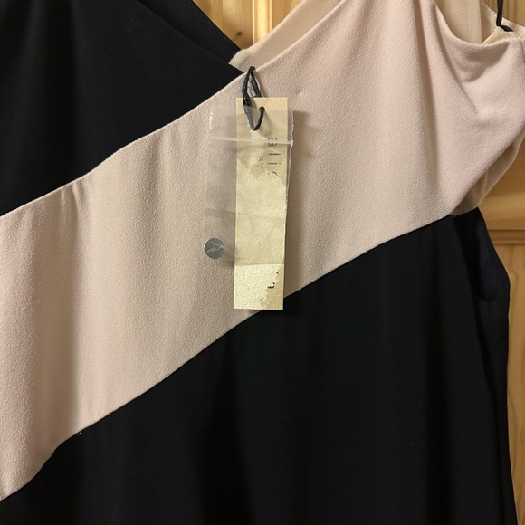 Alice & Olivia NWT - Picture 3 of 4